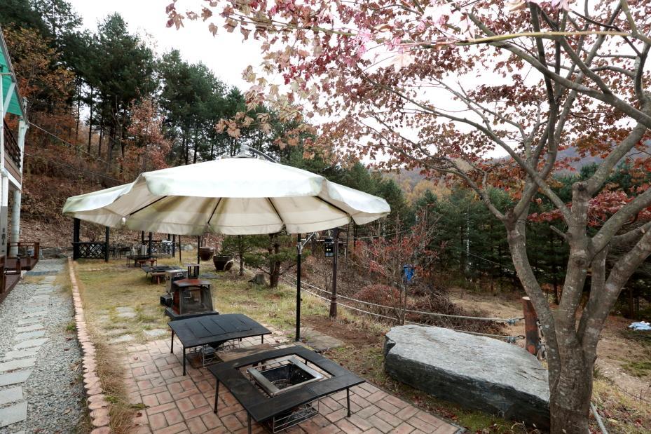 Pinearoma Pension Hongcheon Esterno foto