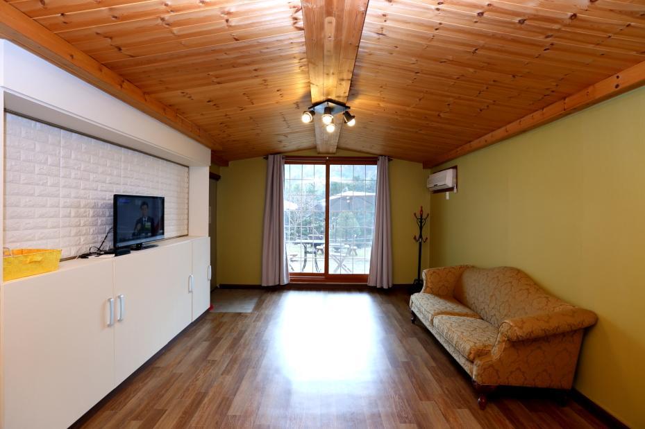 Pinearoma Pension Hongcheon Esterno foto